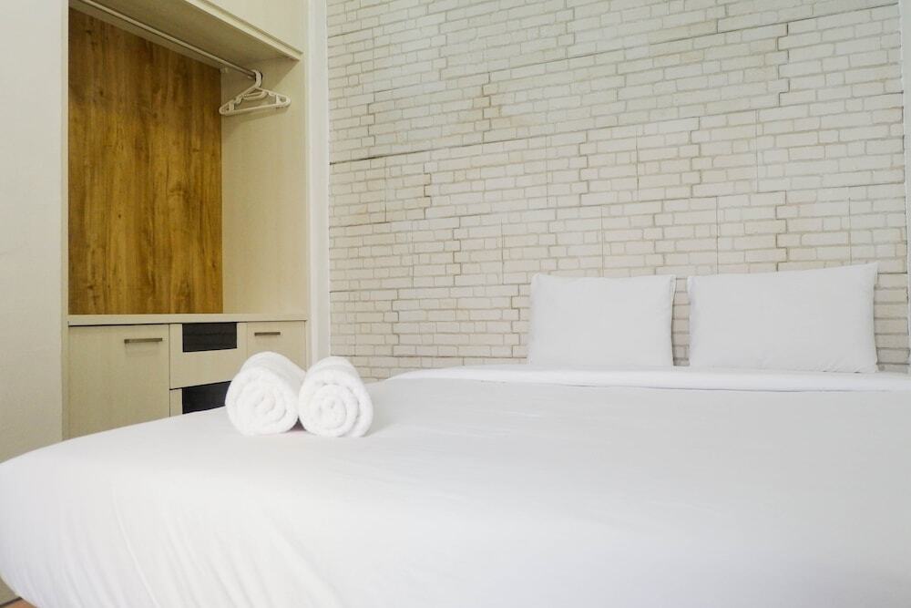 Сурабая: Homey 2BR at Waterplace Residence