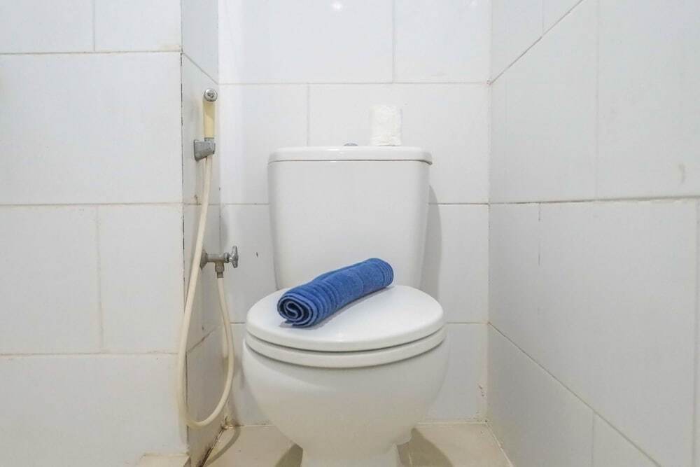 Сурабая: Homey 2BR at Waterplace Residence