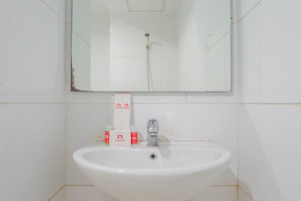 Сурабая: Homey 2BR at Waterplace Residence