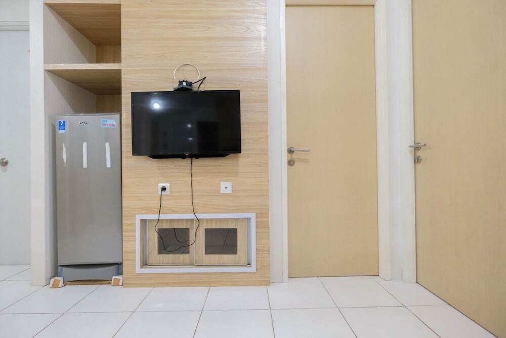 Тангеранг: Homey 2BR Ayodhya Residence Apartment