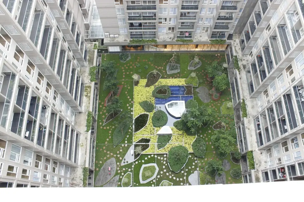 Бандунг: Homey 4BR Apartment at Landmark Residence