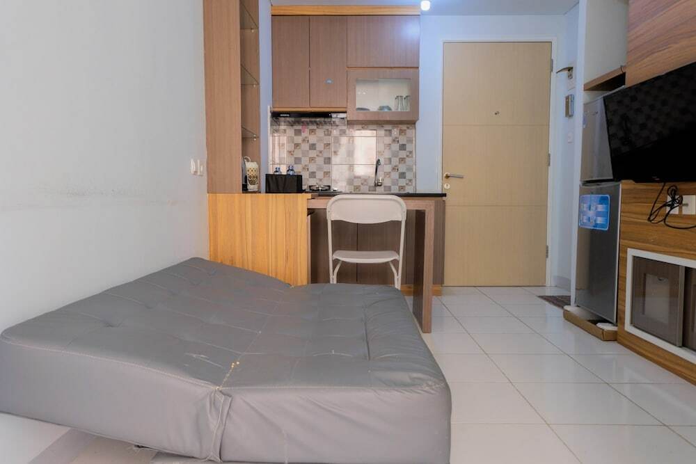 Тангеранг: Homey and Comfy 2BR Ayodhya Residence Apartment