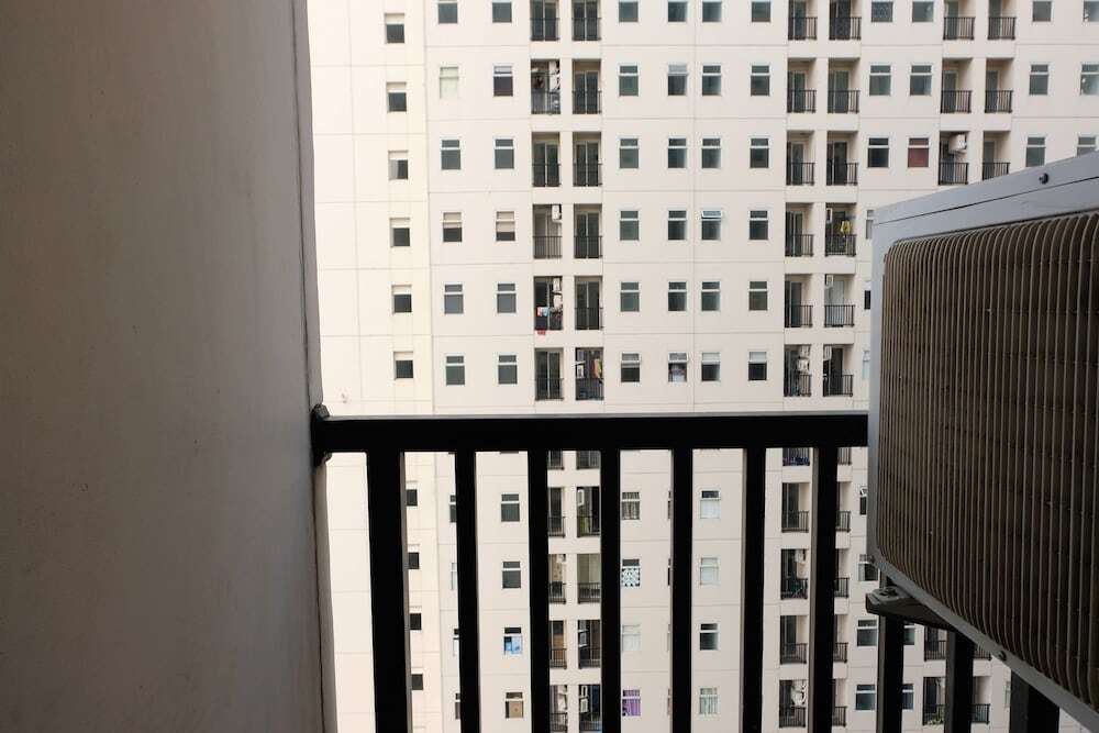 Тангеранг: Homey and Comfy 2BR Ayodhya Residence Apartment