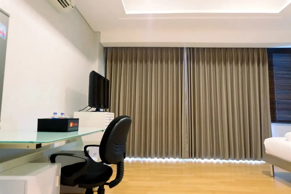 Джакарта: Homey Studio Room at Capitol Suites