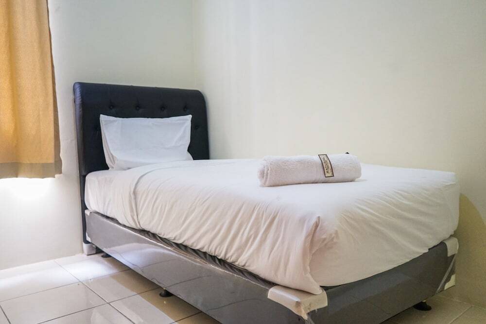 Джакарта: Minimalist 2BR Mediterania Marina Residences By Travelio