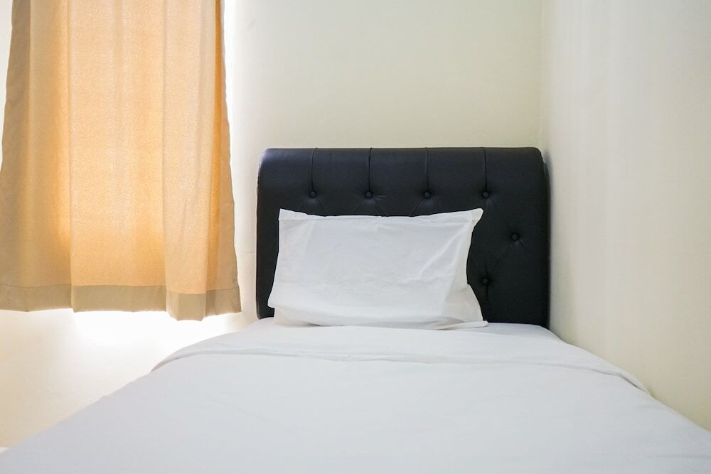 Джакарта: Minimalist 2BR Mediterania Marina Residences By Travelio