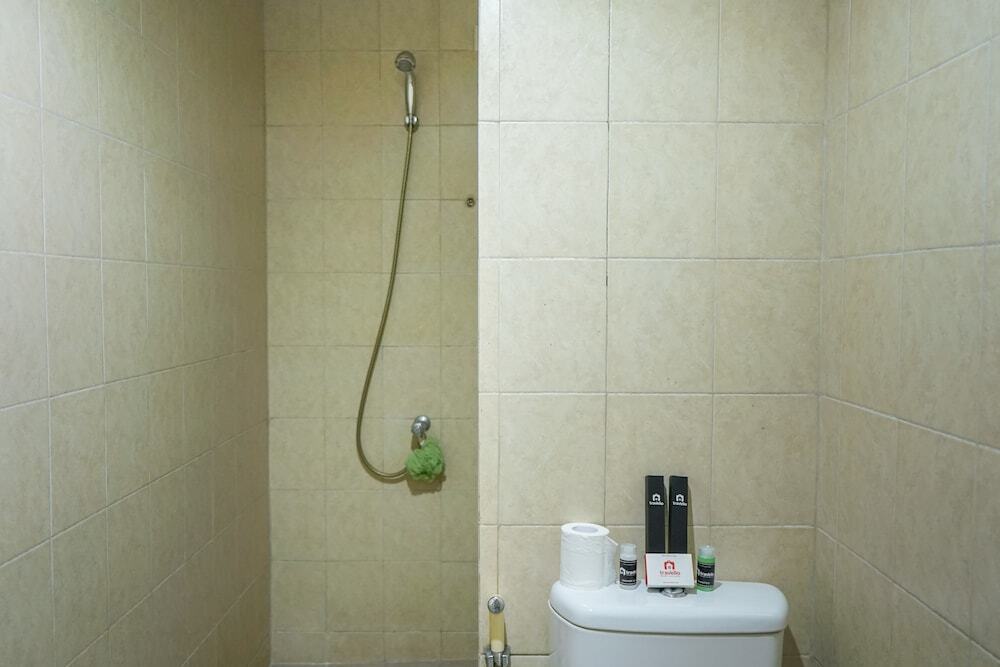 Джакарта: Minimalist 2BR Mediterania Marina Residences By Travelio