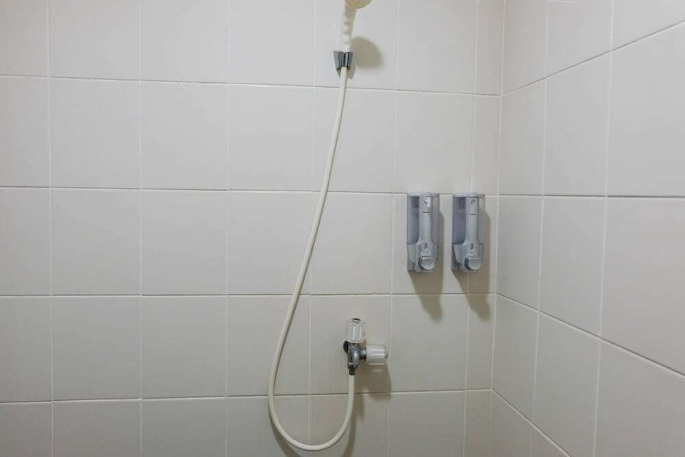 Южный Тангеранг: Minimalist Studio Akasa Pure Living Apartement By Travelio