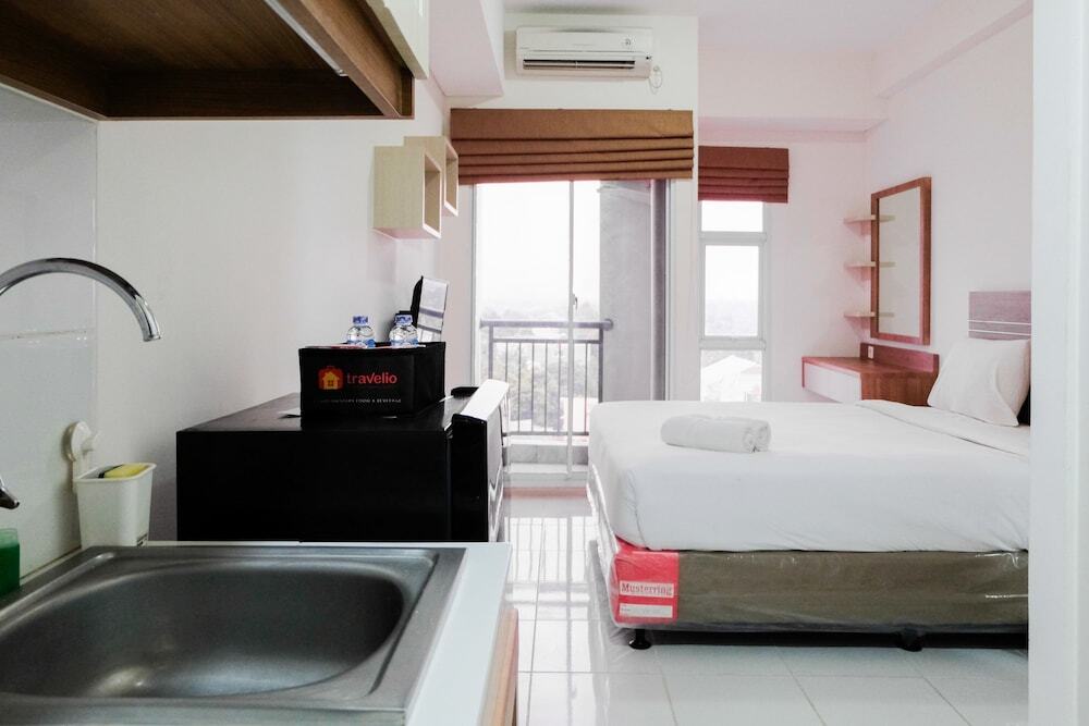 Южный Тангеранг: Minimalist Studio Akasa Pure Living Apartement By Travelio