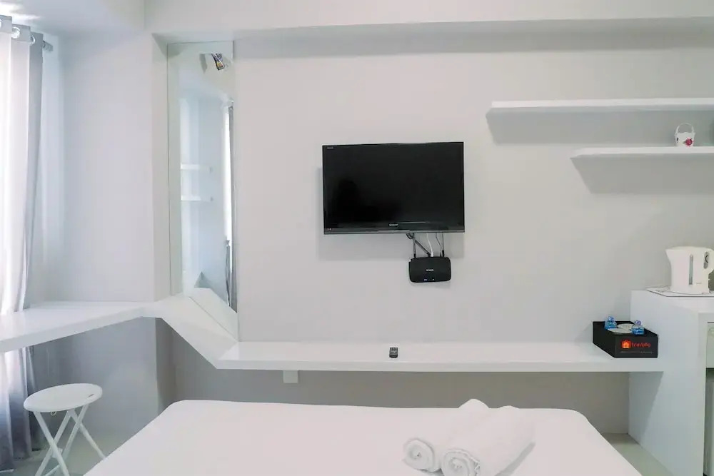Сурабая: Studio Apartment Connected to Mall at Supermall Mansion