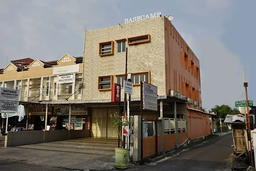 Пеканбару: Oyo 1158 Basecamp Hostel