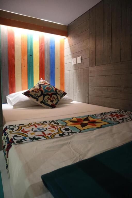 Пенида: Write Hostel
