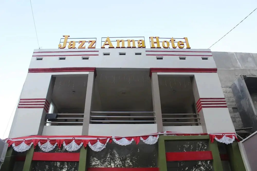 Палу: OYO 1263 Jazz Anna Hotel