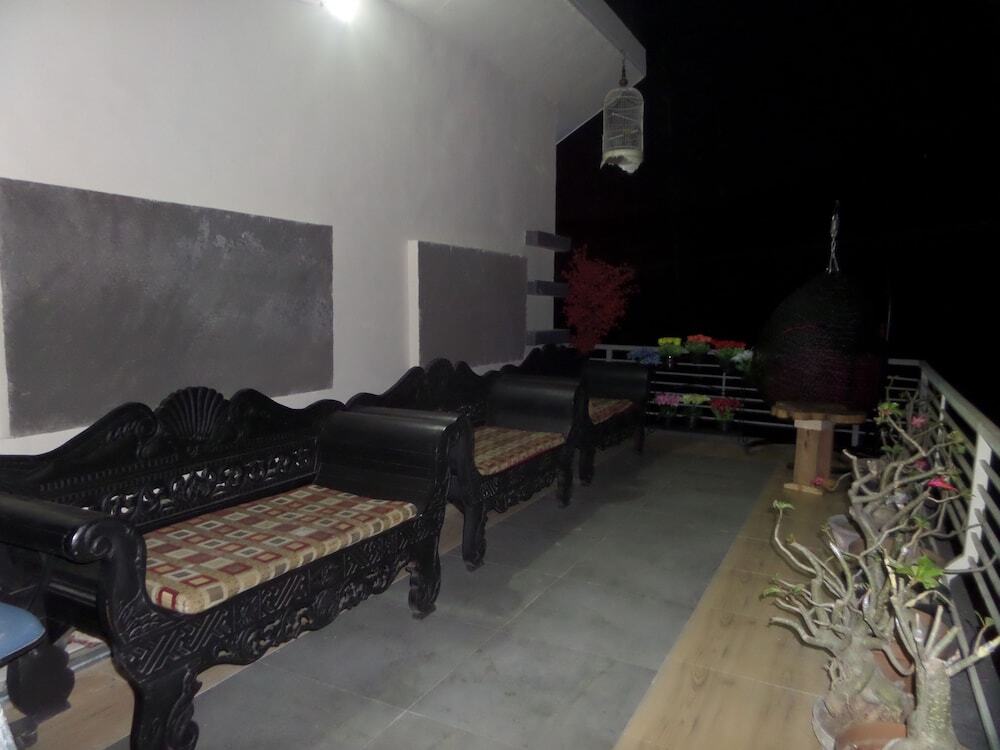 Надисари: Rumah Singgah BRM