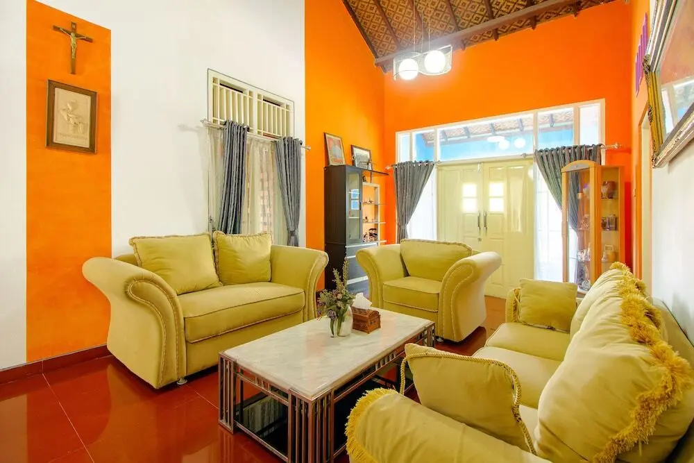 Каласан: OYO 1355 Griya Wismono Homestay