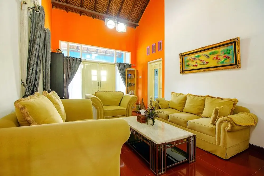 Каласан: OYO 1355 Griya Wismono Homestay