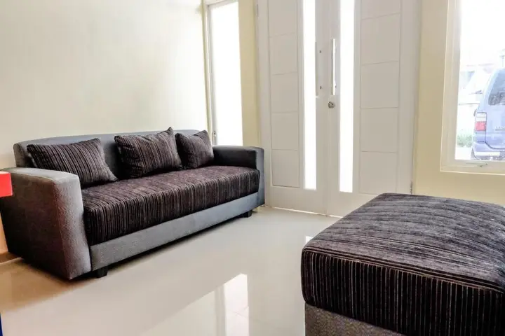 Маланг: Oyo 1165 Cakalang Residence Syariah
