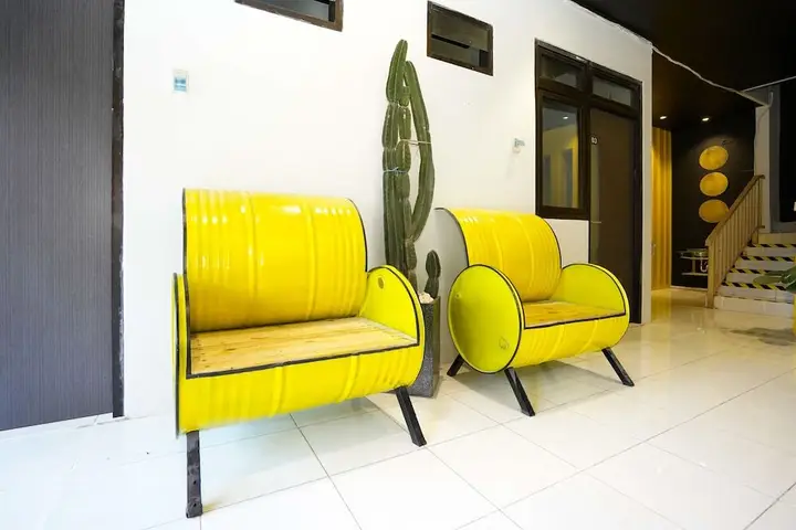 Сурабая: Oyo 1293 Claudya Residence