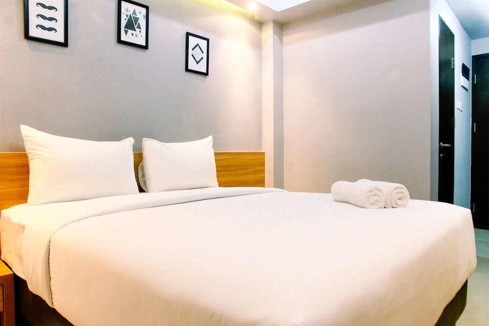 Чикаранг: Modern and Comfy Studio @ Mustika Golf Apartment