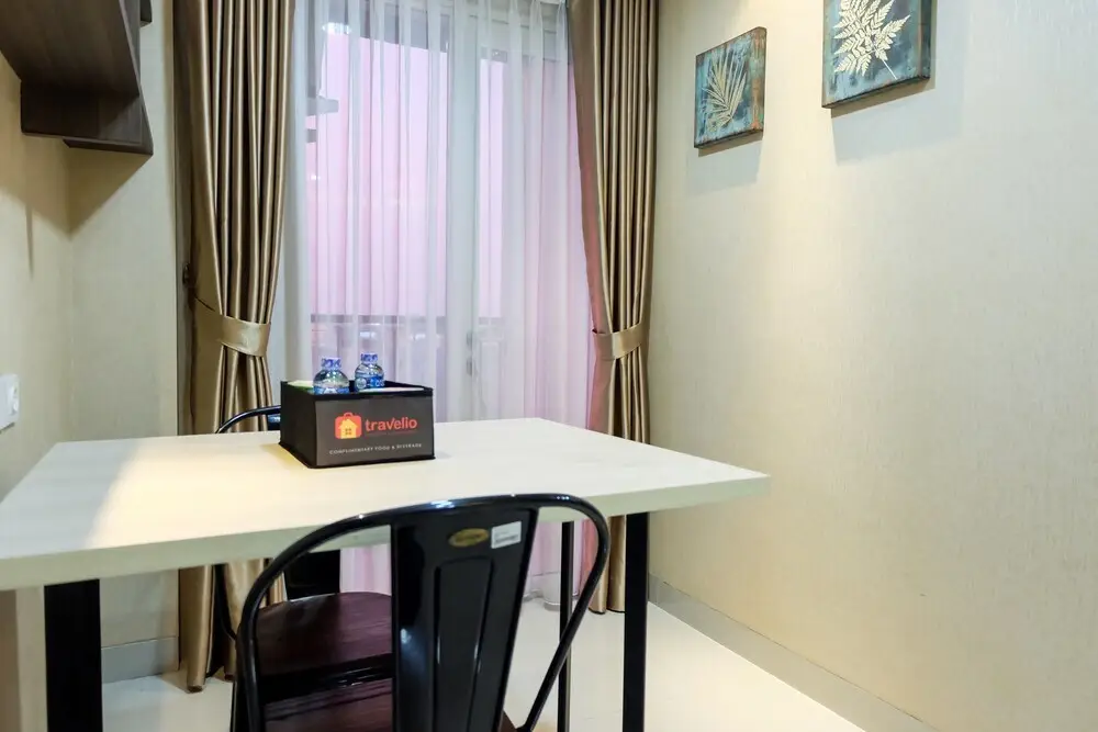 Чикаранг: Modern 1BR Oasis Cikarang Apartment