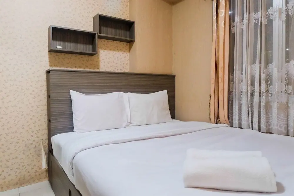 Джакарта: Simply Warm 2BR Green Palace Apartment