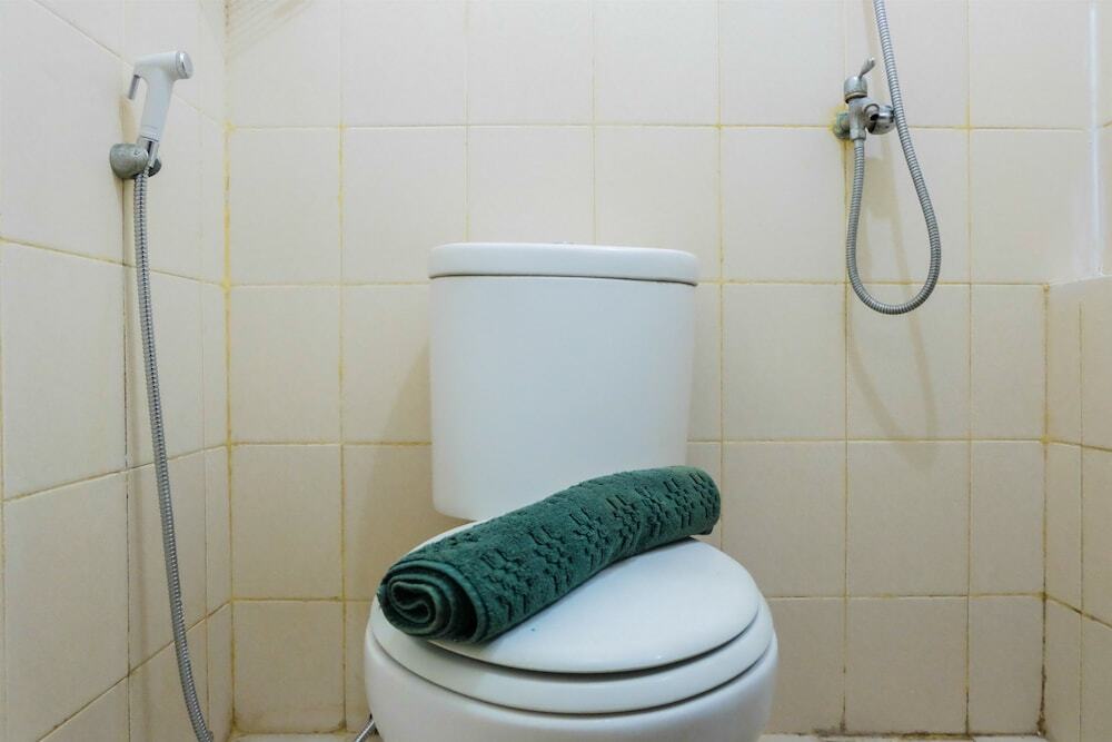 Джакарта: Simply Warm 2BR Green Palace Apartment