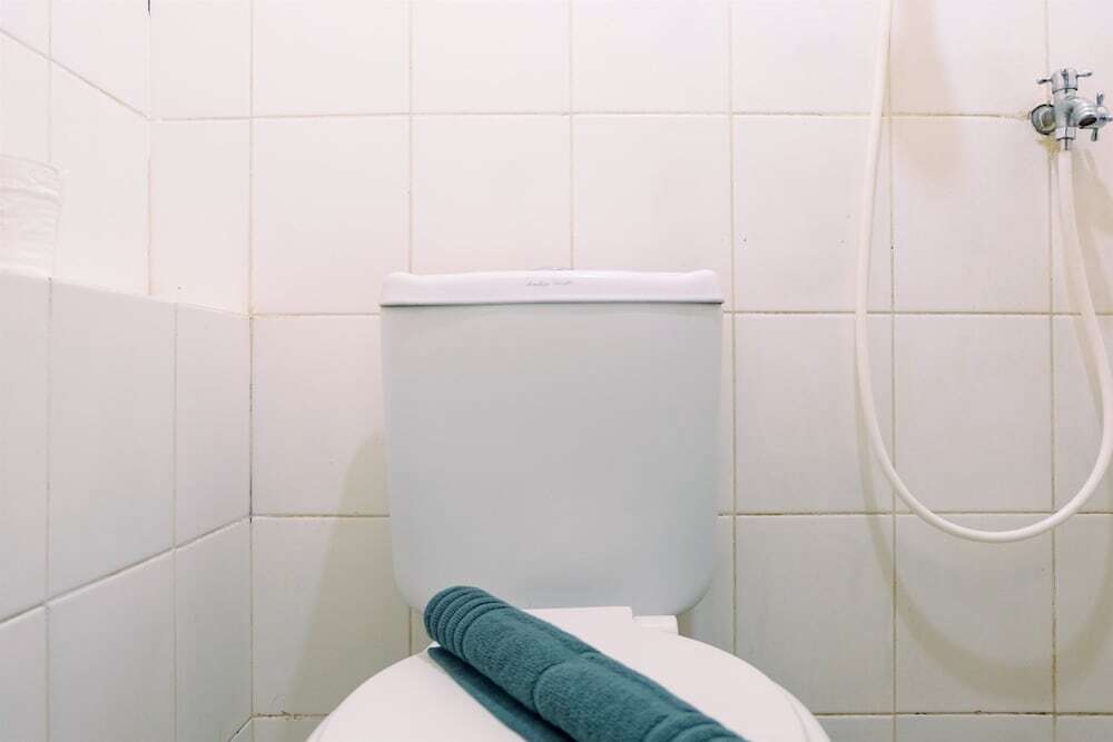 Джакарта: Tidy 2BR Kalibata City Apartment
