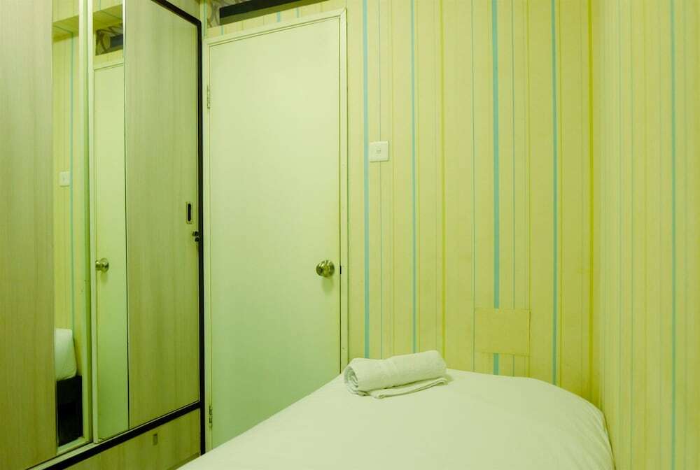 Джакарта: Tidy 2BR Kalibata City Apartment