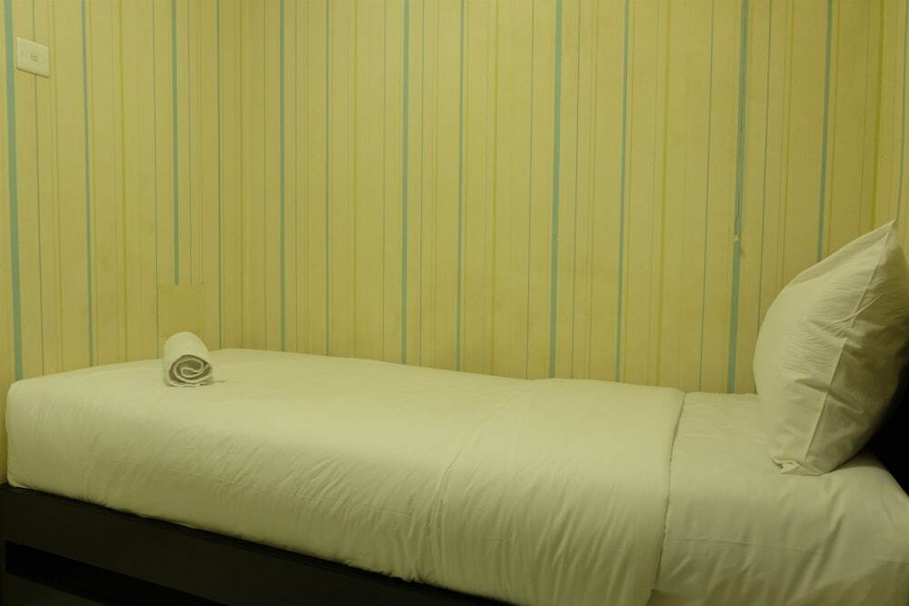Джакарта: Tidy 2BR Kalibata City Apartment