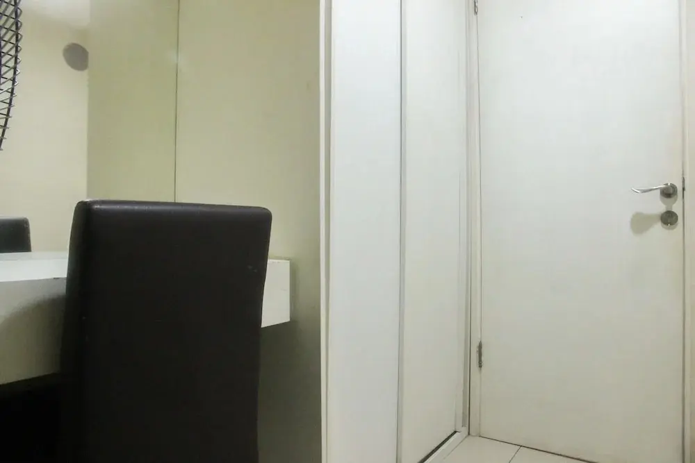 Джакарта: Simply Minimalist 2BR Apartment at Green Palace Kalibata