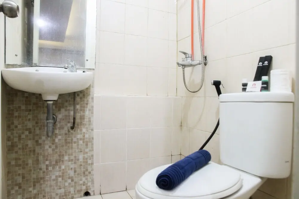 Джакарта: Simply Minimalist 2BR Apartment at Green Palace Kalibata