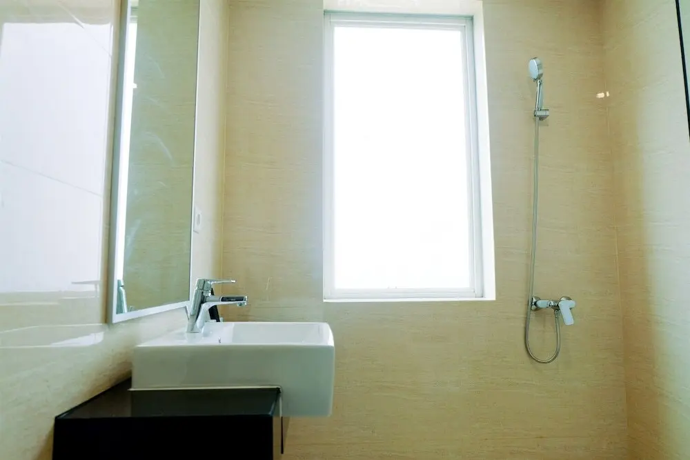 Джакарта: Modern Looks And Homey 2br Gallery West Apartment