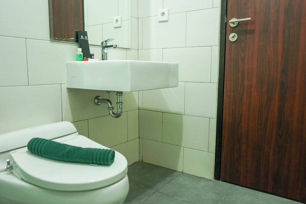 Джакарта: Contemporary Style 2BR at Lexington Apartment