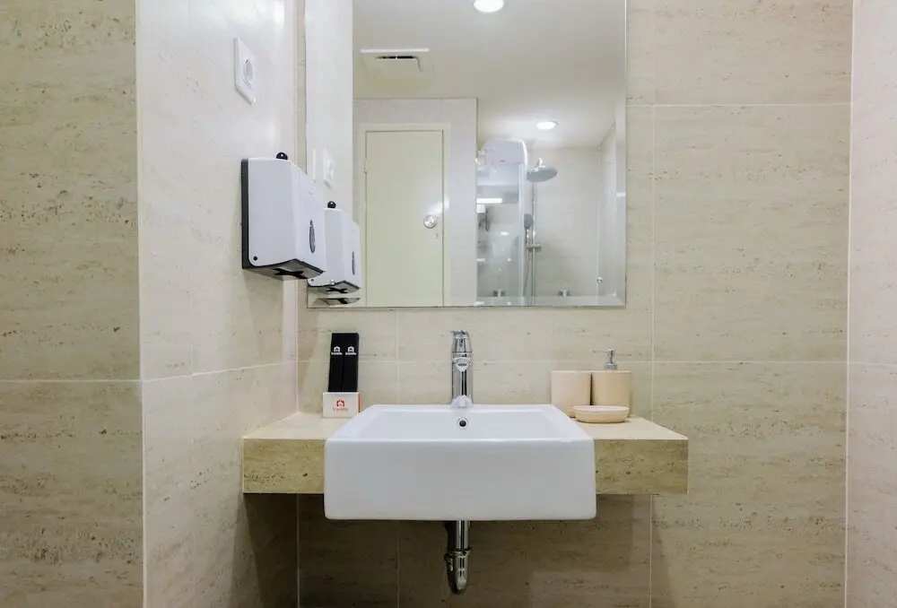 Южный Тангеранг: Elegant 1BR Apartment at The Accent Condominium