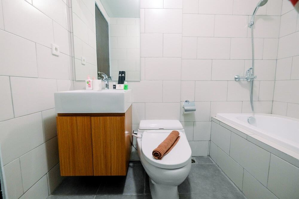 Джакарта: Simply 2BR Lexington Apartment