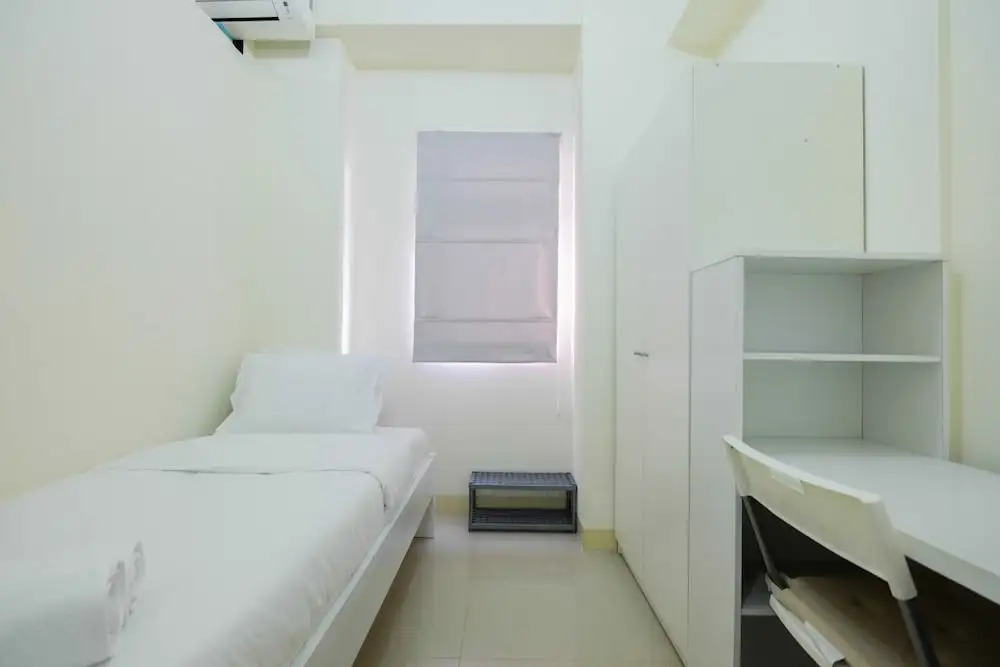 Tranquil 2BR @ Green Pramuka Apartment — фото 1
