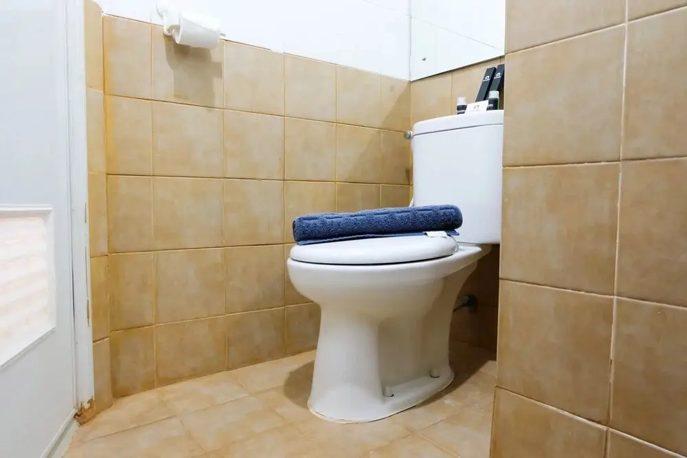 Джакарта: Modern and Bright 2BR Green Pramuka Apartment