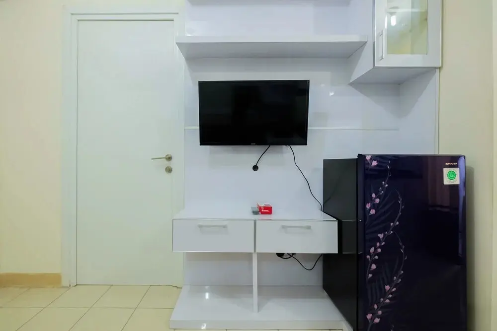 Джакарта: Minimalist 2BR at Green Pramuka Apartment