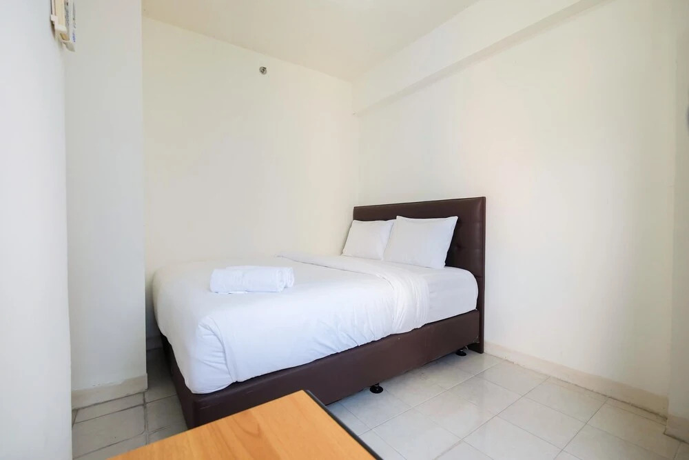 Джакарта: Minimalist 2BR at Green Pramuka Apartment