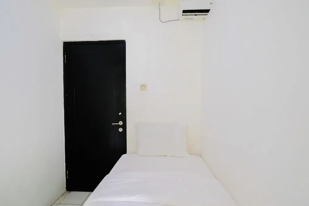 Куруг: Homey 2BR Apartment at Paragon Village