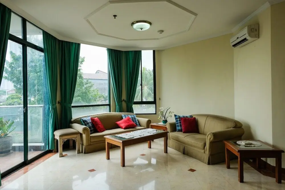 Джакарта: 3BR with Pool View at Permata Gandaria Apartment