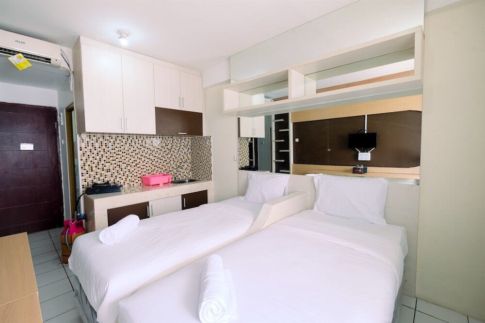 Джакарта: East Park Studio Apartment with Twin Beds
