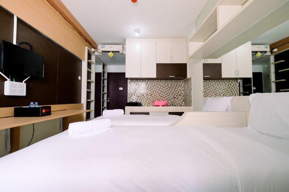 Джакарта: East Park Studio Apartment with Twin Beds