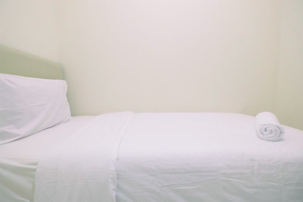 Джакарта: Best Price 2BR East Park Apartment