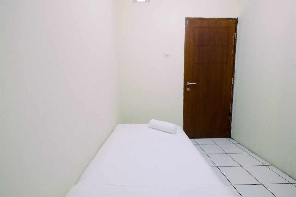 Джакарта: Best Price 2BR East Park Apartment