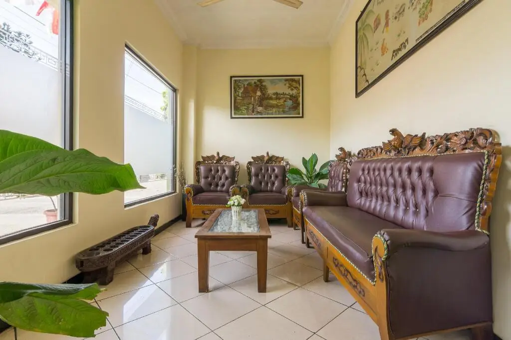 Джокьякарта: OYO 1338 Hotel Sartika