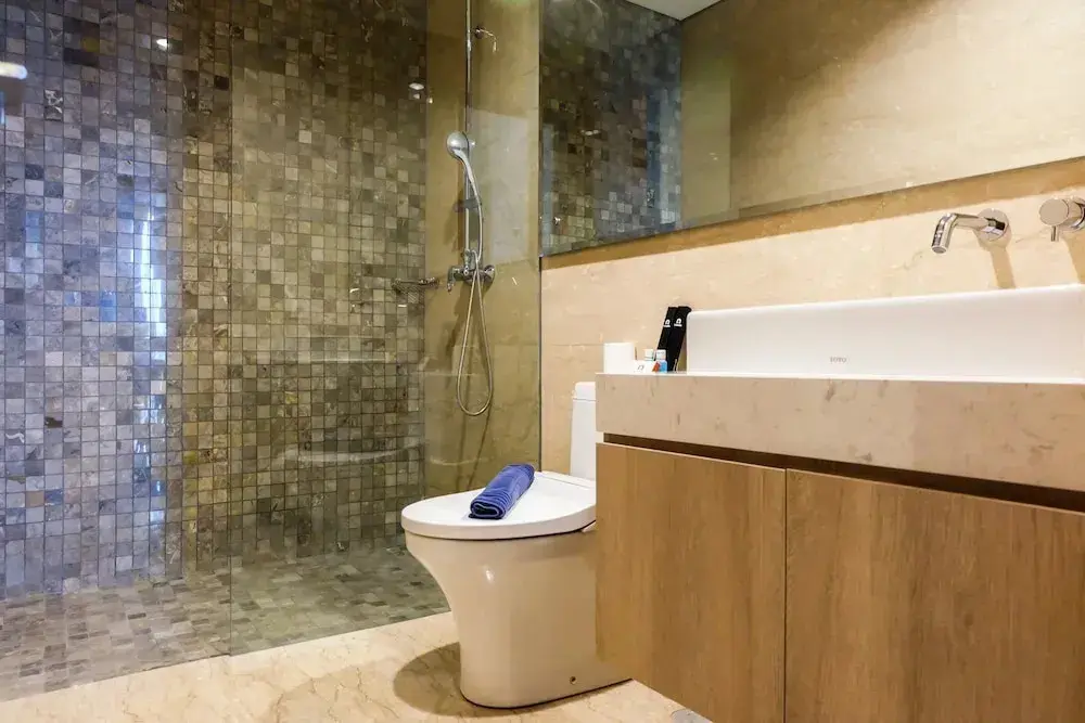 Джакарта: Spacious Elegant 2BR Veranda Residence @ Puri Apartment