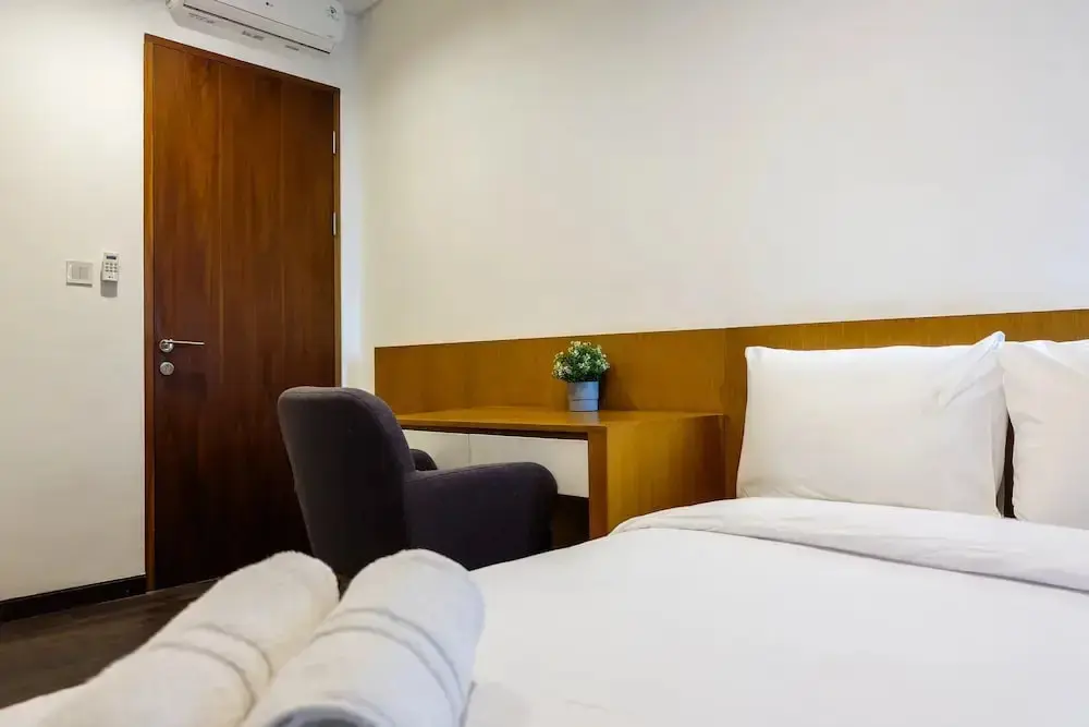 Джакарта: Spacious Elegant 2BR Veranda Residence @ Puri Apartment