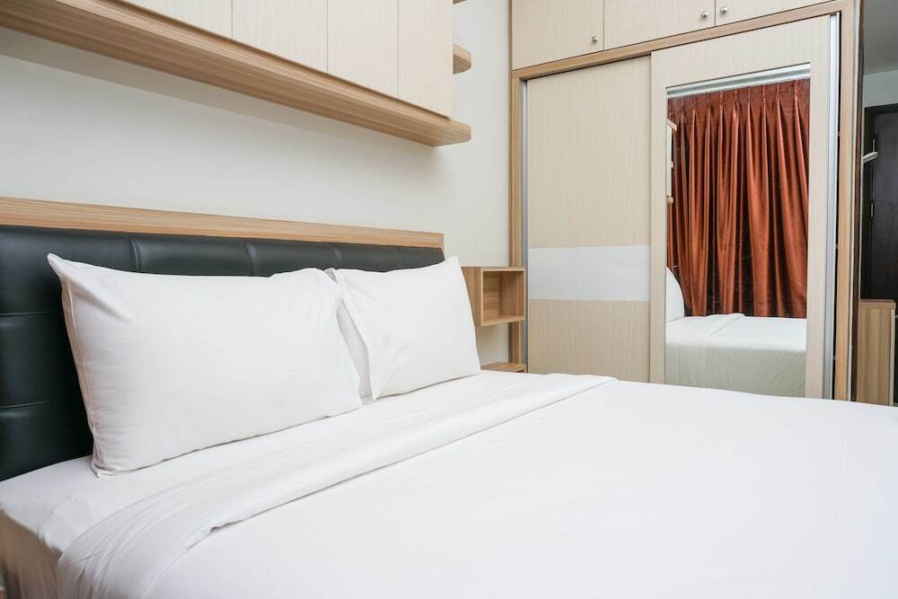 Джакарта: Modern Studio Room Puri Mansion Apartment