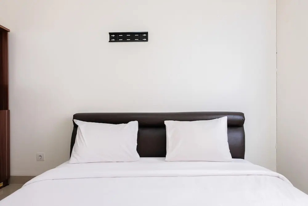 Legok: Simply Furnished 1BR @ Skyline Paramount Apartment